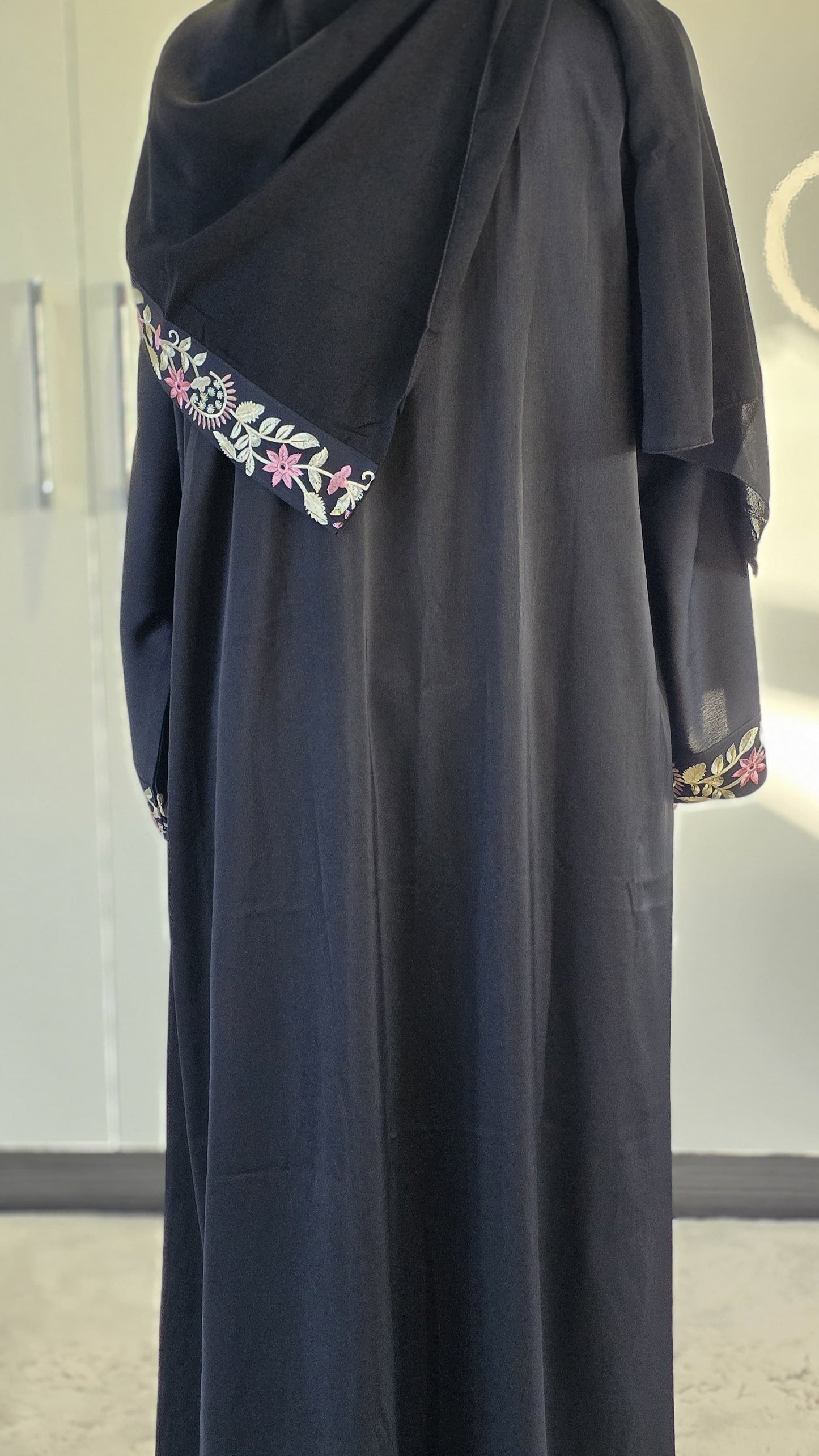Threaded Blossom Abaya