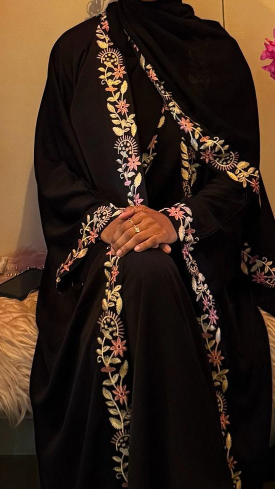 Threaded Blossom Abaya